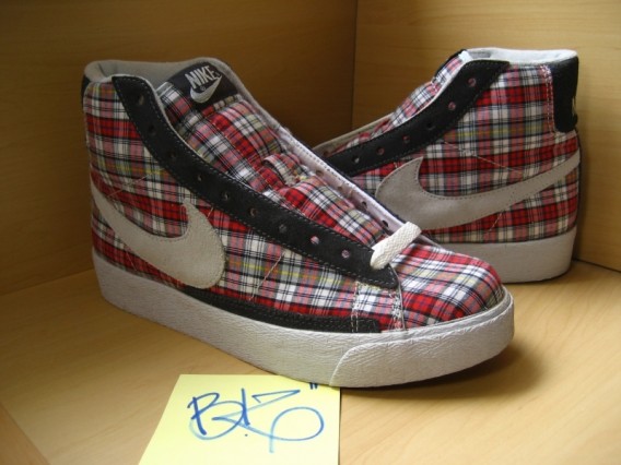 Nike wmns Blazer Plaid Size 6.5