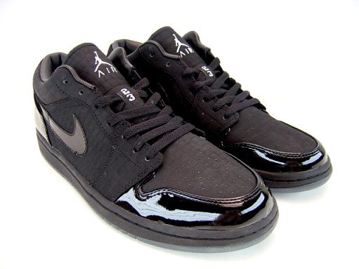 Air Jordan 1 Low Retro - Black Cat