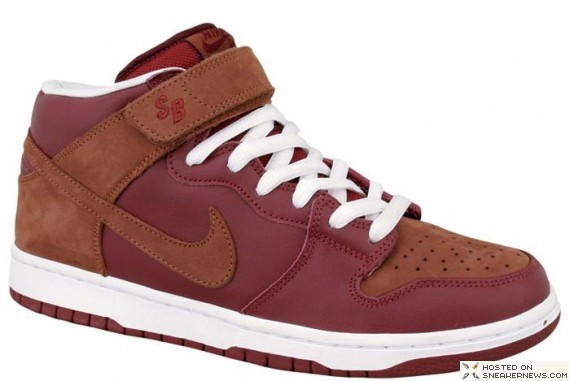 Nike Dunk Mid SB - Team Red Pony