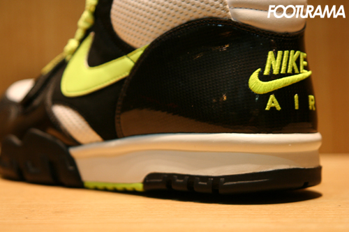 nike-airtrainer-neon3.jpg