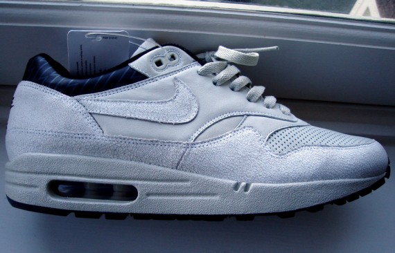 Nike Air Max 1 Distressed Metallic Silver – Europe Sample.