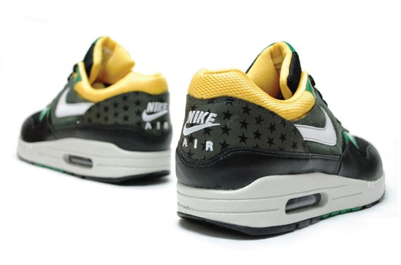 Nike Air Max 1 - Football Friendly - Stars