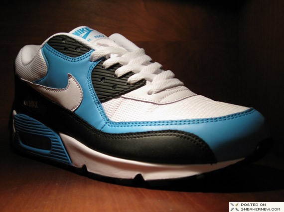 air-max-90-vivid-blue-02.jpg