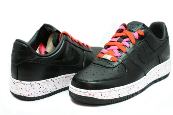 Nike WMNS Air Force 1 Supreme - Black/Engine/Laser Pink