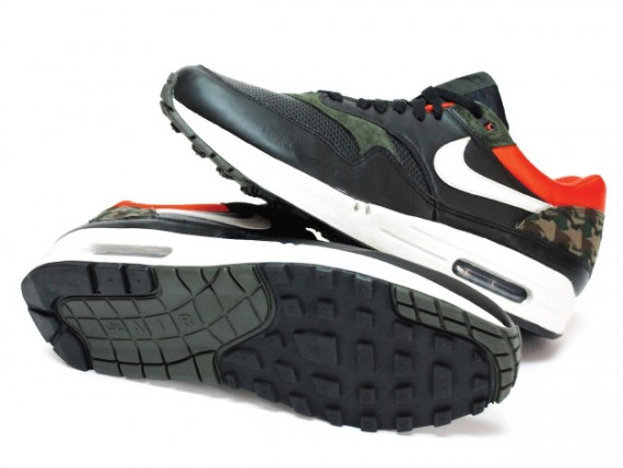 Nike Air Max 1 - Football Friendly - Black-Dark Army