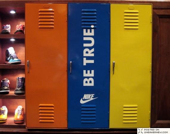 Nike Be True Display – Vintage Dunks & Terminators