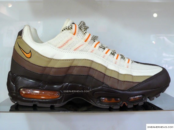 Nike Air Max 95 – Dark Cinder – Shock Orange