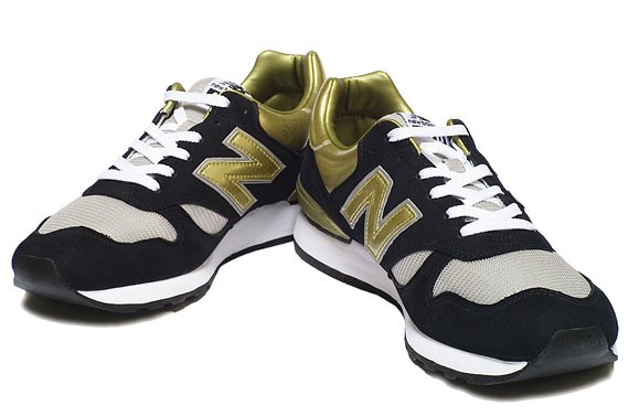 hectic-stussy-nb-cm670-02.jpg