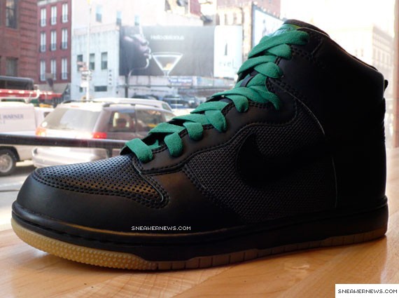 nike-dunk-hi-be-true-nyc-02.jpg