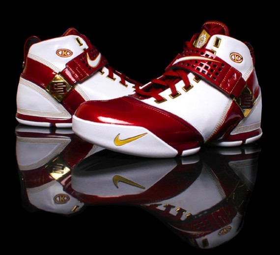 Nike Zoom Lebron V - Chirst The King