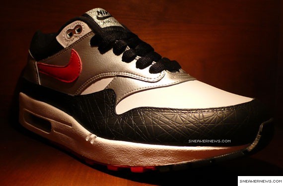 Nike Air Max 1 - Black - Varsity Red - Metallic Silver