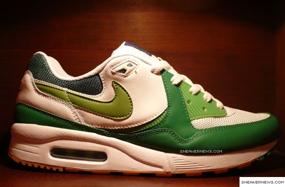 Nike Air Max Light - White - Chlorophyll - Pine Green