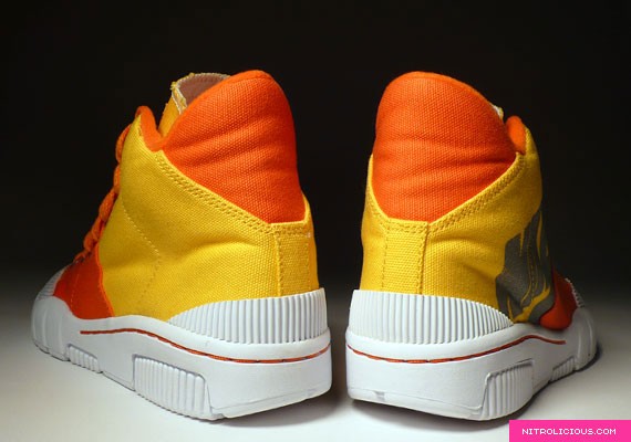 Nike Outbreak Varsity Maize - Orange Blaze