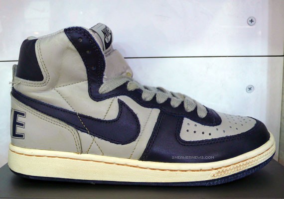 Nike Vintage Terminator - St Johns & Georgetown