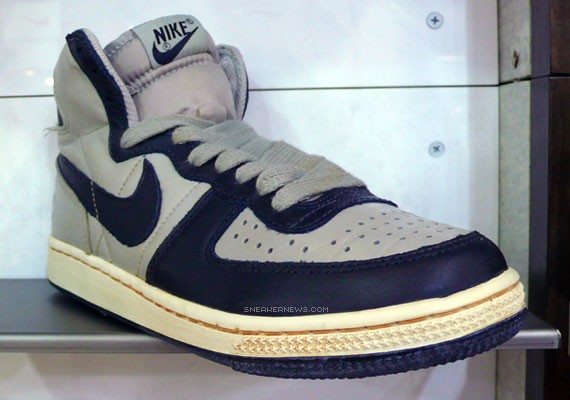 Nike Vintage Terminator - St Johns & Georgetown