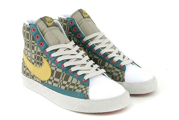 Nike Blazer Mid WMNS - Canvas - Olive Khaki