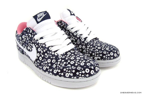 Nike Dunk Low WMNS- Floral - Navy - White