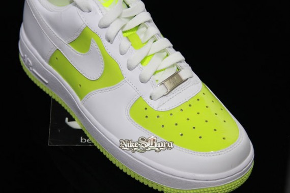 Nike Air Force 1 07 Core WMNS - Volt - White