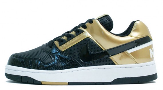 Nike Delta Force Low - Black/Gold