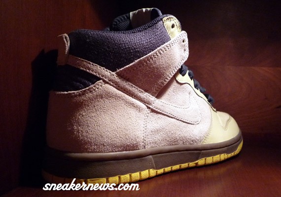 Nike Dunk High - WMNS - Alabaster - Sail - Charcoal - Zest