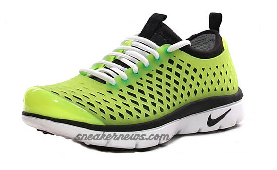 Nike Rejuven8 LE - Green Spark - Black - Volt