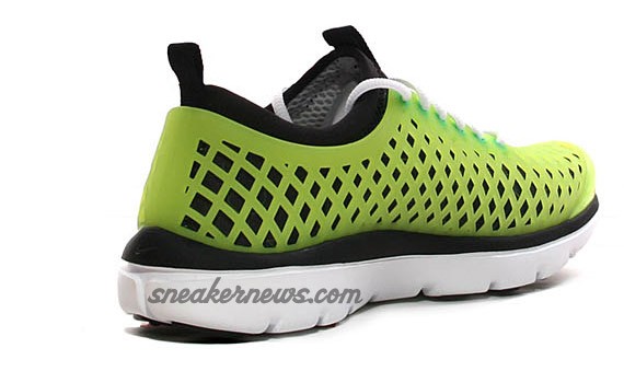 Nike Rejuven8 LE - Green Spark - Black - Volt