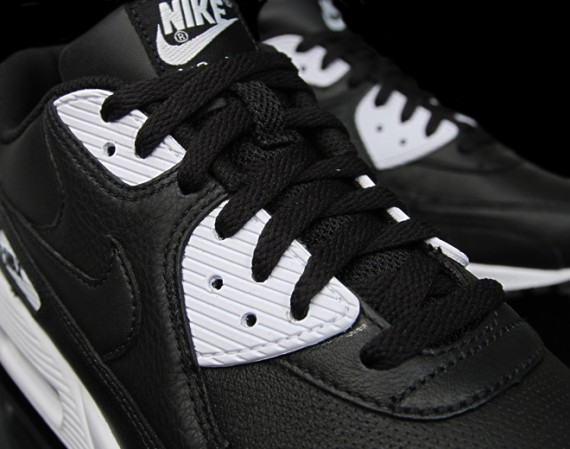 Nike Air Max 90 - Black - White