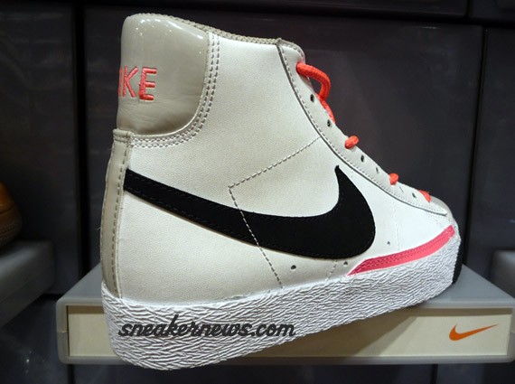 blazer-high-gs-hot-lava-03.jpg