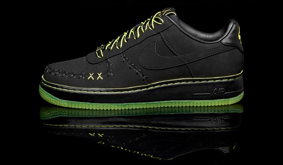 Nike 1World - KAWS - Air Force 1