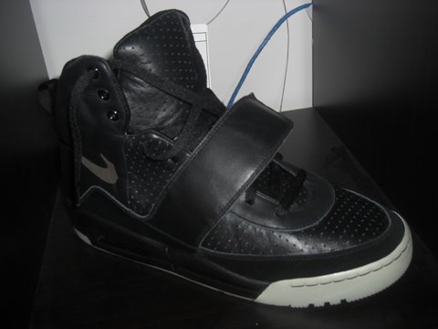 Nike Air Yeezy - Black/Gray