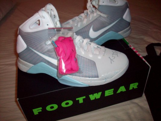 Nike Hyperdunk – McFly – Released Officially