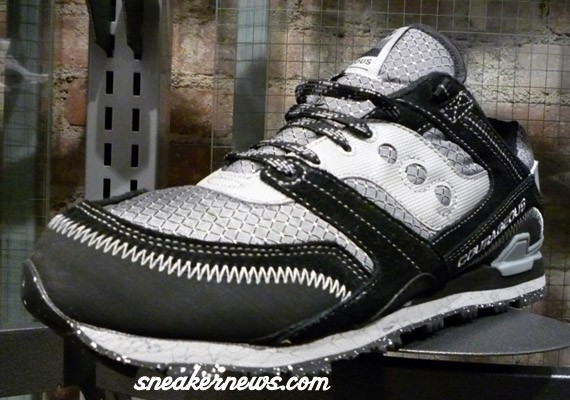 Saucony Courageous TR - Black - Grey - White