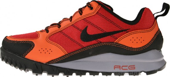 Nike Air Wildtrail Comet Red - Solar Orange - Black