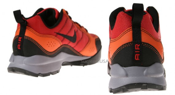 Nike Air Wildtrail Comet Red - Solar Orange - Black