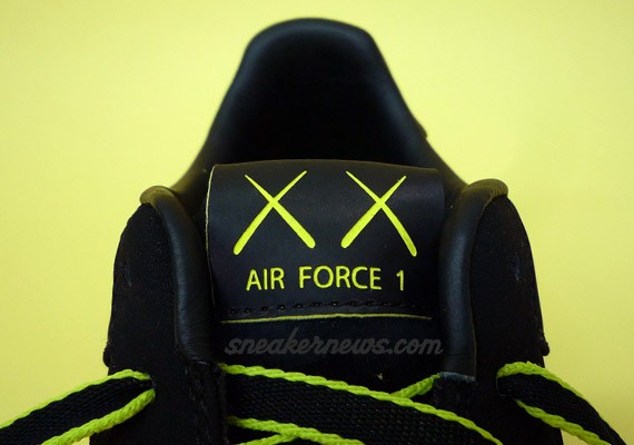 Kaws Air Force 1 - In Detail