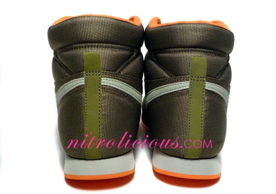 Nike WMNS Aerofit High - Scenery Green - Mandarin