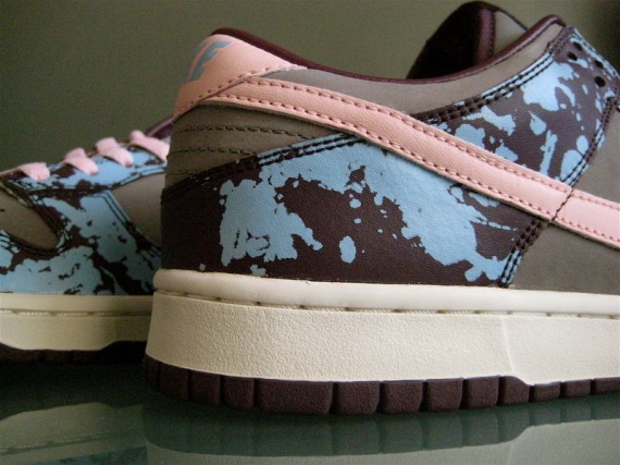 Nike SB Dunk Low Premium - Undefeated Splatter - Hyperstrike