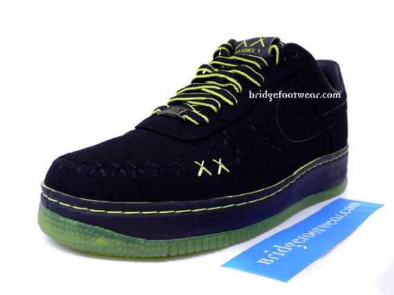 Nike Air Force 1 x Kaws – First eBay Auction!