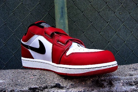 Air Jordan 1 Low Velcro - White - Black - Varsity Red