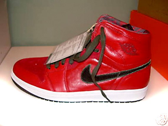 Air Jordan 1 Retro - Red - Black - White