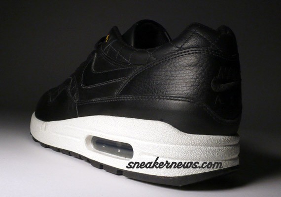 Nike Air Max 1 Premium - Quilted Leather - Black