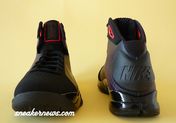 Nike Hyperdunk - Black - Red