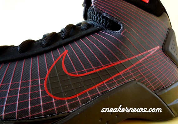 Nike Hyperdunk - Black - Red