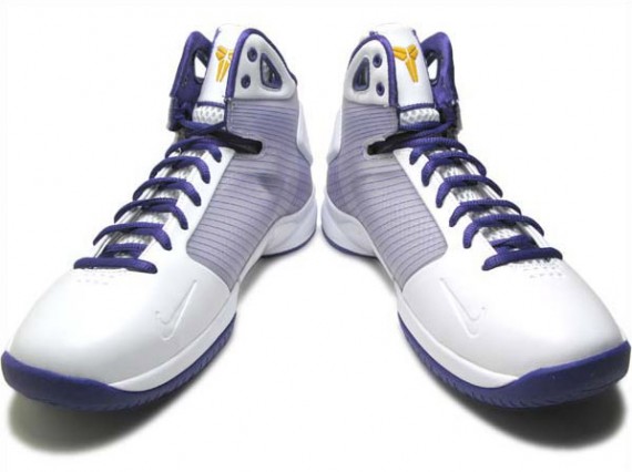 Kobe Bryant Nike Hyperdunk Supreme