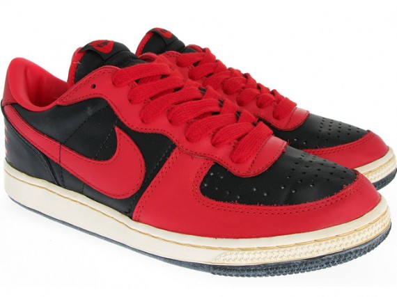 Nike Terminator Low VNTG - Black - Comet Red