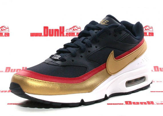 Nike Air Classic BW - Dark Obsidian/Metallic Gold - White