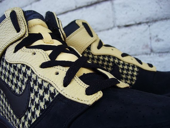 Nike Dunk High Premium - Black - Gold Dust