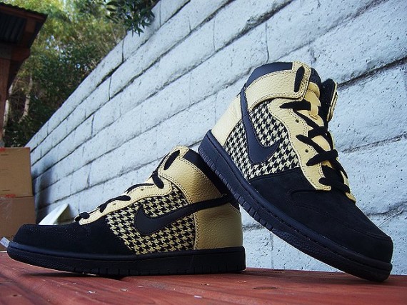 Nike Dunk High Premium - Black - Gold Dust