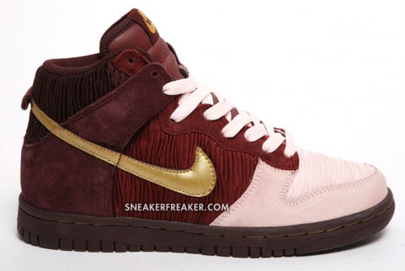 Nike WMNS Dunk High – Ruffled Satin