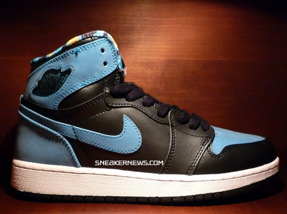 Air Jordan 1 Retro High GS - Black - Vivid Blue